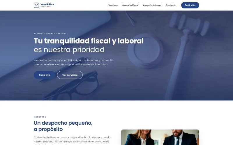 Portada de la web de ejemplo de una asesoría fiscal y laboral